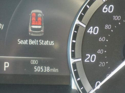 Used 2022 Toyota Highlander XLE image 26