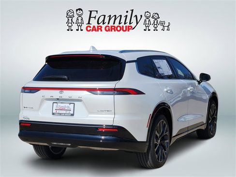 New 2025 Toyota Crown Signia Limited image 4