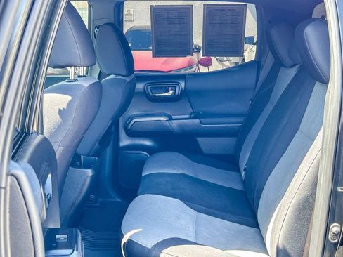 Used 2020 Toyota Tacoma TRD Sport w/ Technology Package RWD image 19