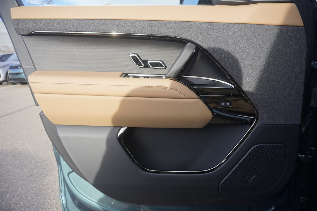New 2026 Land Rover Range Rover Sport SE AWD/4WD image 17