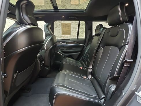 Used 2023 Jeep Grand Cherokee Overland w/ Adv Protech Group III image 18