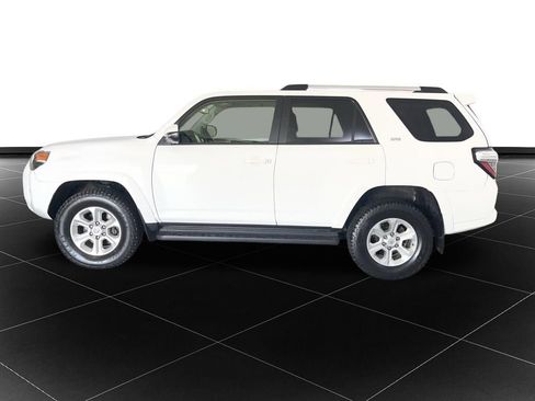 Used 2023 Toyota 4Runner SR5 Premium image 2