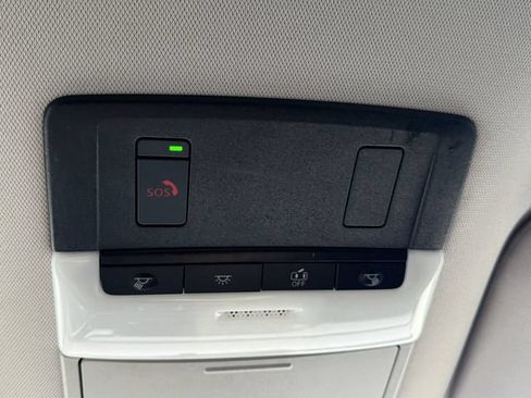 Used 2022 Nissan Pathfinder SV AWD/4WD image 22
