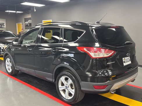 Used 2015 Ford Escape SE w/ Equipment Group 201A FWD image 3