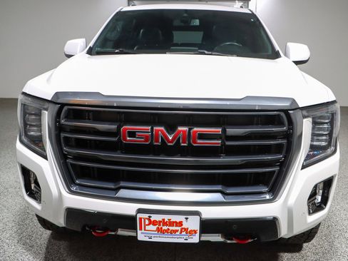 Used 2022 GMC Yukon AT4 image 4