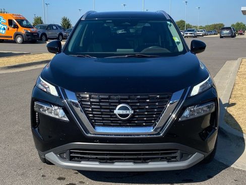 Used 2023 Nissan Rogue SV w/ SV Premium B Package FWD image 2