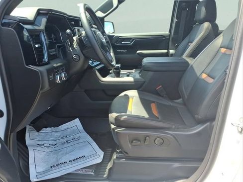 Used 2024 GMC Sierra 1500 AT4 w/ Technology Package AWD/4WD image 18