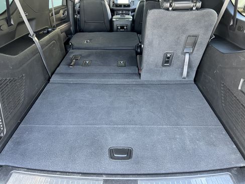 Used 2023 Chevrolet Suburban RST AWD/4WD image 19