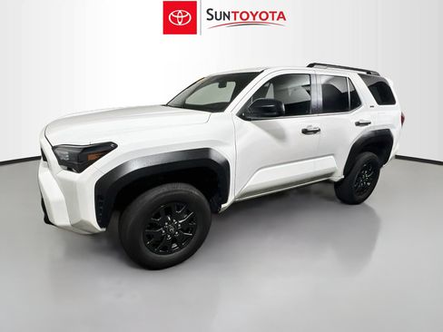 Used 2025 Toyota 4Runner SR5 AWD/4WD image 9
