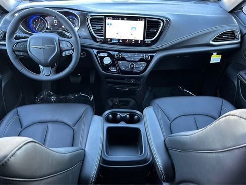 New 2026 Chrysler Pacifica Select w/ S Appearance Package image 12