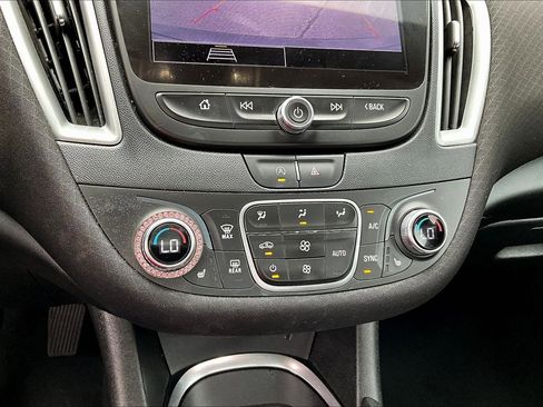 Used 2022 Chevrolet Malibu LT FWD image 14