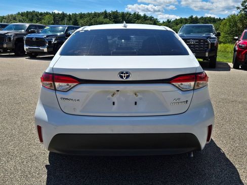Used 2024 Toyota Corolla LE AWD/4WD image 4