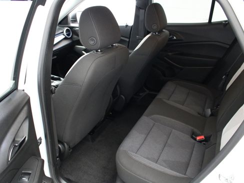 Used 2024 Chevrolet Trax LS image 25