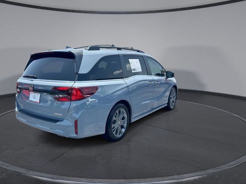 Used 2025 Honda Odyssey Touring image 11