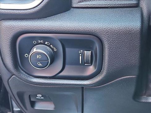 Used 2020 RAM 1500 Big Horn RWD image 16