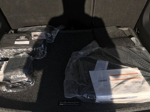 New 2026 Volkswagen Atlas Cross Sport SEL R-Line image 5