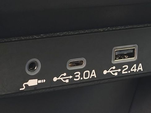 Certified 2025 Subaru Forester Limited w/ Popular Package image 16