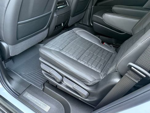 Used 2026 Cadillac Escalade Platinum Sport w/ LPO, ONYX Package image 31