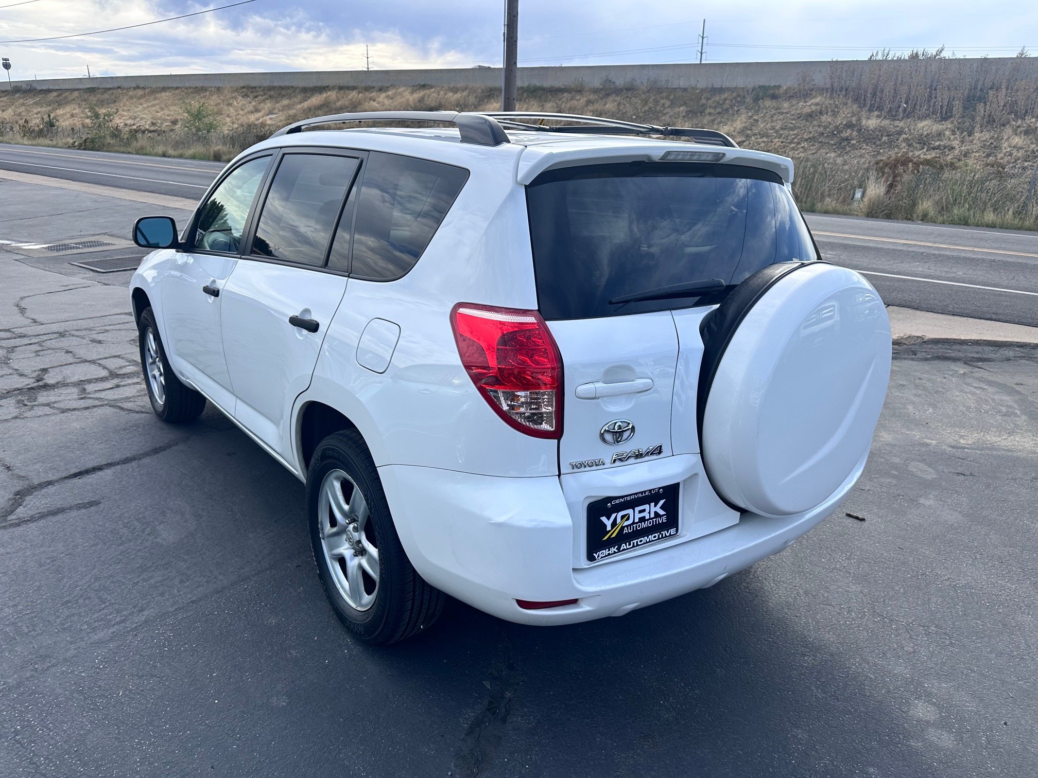 Used 2007 Toyota RAV4 2WD image 4
