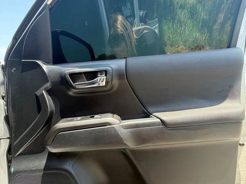 Used 2019 Toyota Tacoma TRD Sport RWD image 14