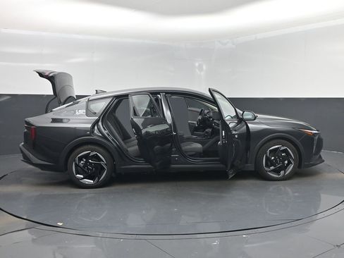 Certified 2025 Kia K4 EX image 22