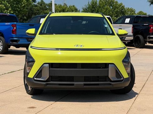 Used 2024 Hyundai Kona SEL FWD image 2