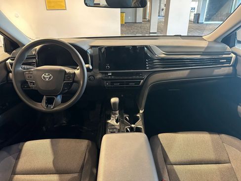 Used 2025 Toyota Camry LE image 33