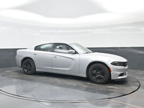 Used 2022 Dodge Charger SXT image 8