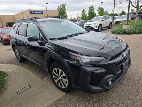 Used 2023 Subaru Outback Premium AWD/4WD image 7