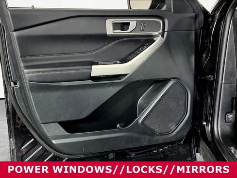 Used 2023 Ford Explorer XLT AWD/4WD image 18