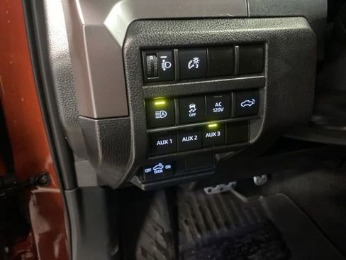 Used 2025 Toyota Tacoma TRD Sport w/ TRD Sport Premium Package AWD/4WD image 19