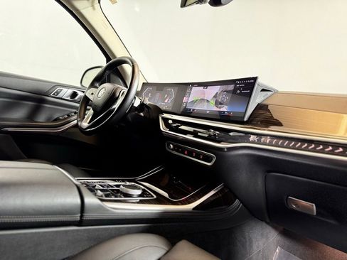 Used 2023 BMW X7 xDrive40i AWD/4WD image 11