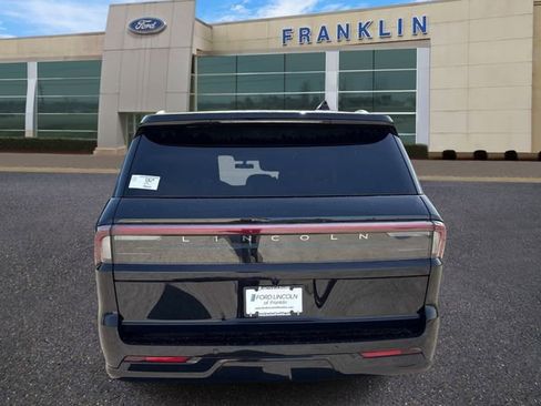 New 2026 Lincoln Navigator L Reserve AWD/4WD image 6