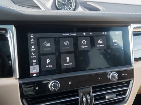 Certified 2023 Porsche Macan Turbo image 25