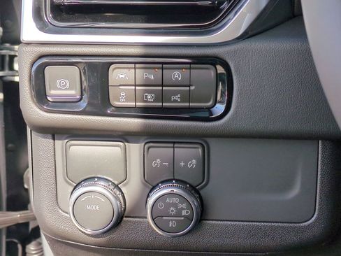 New 2026 GMC Yukon Elevation image 19