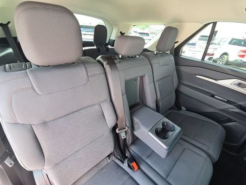 Used 2025 Ford Explorer Active RWD image 16