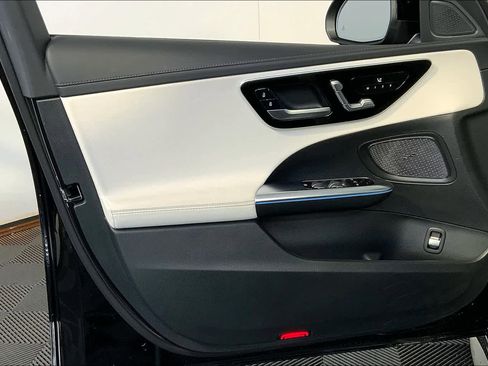 Used 2023 Mercedes-Benz C 300 4MATIC Sedan image 22