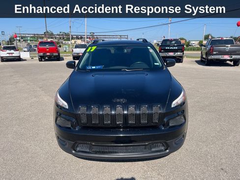 Used 2017 Jeep Cherokee Sport FWD image 10