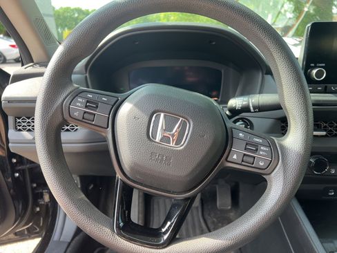 Used 2023 Honda Accord EX image 15