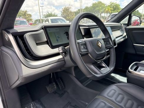 Used 2025 Rivian R1S Adventure AWD/4WD image 25