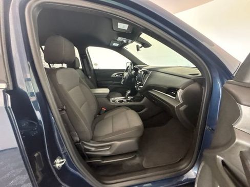 Used 2022 Chevrolet Traverse LT AWD/4WD image 34