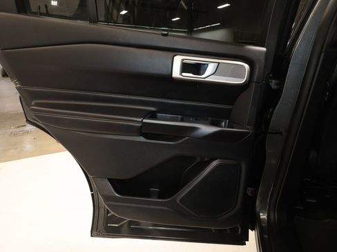 Used 2020 Ford Explorer ST image 12