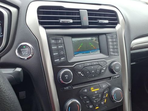 Used 2018 Ford Fusion S FWD image 17