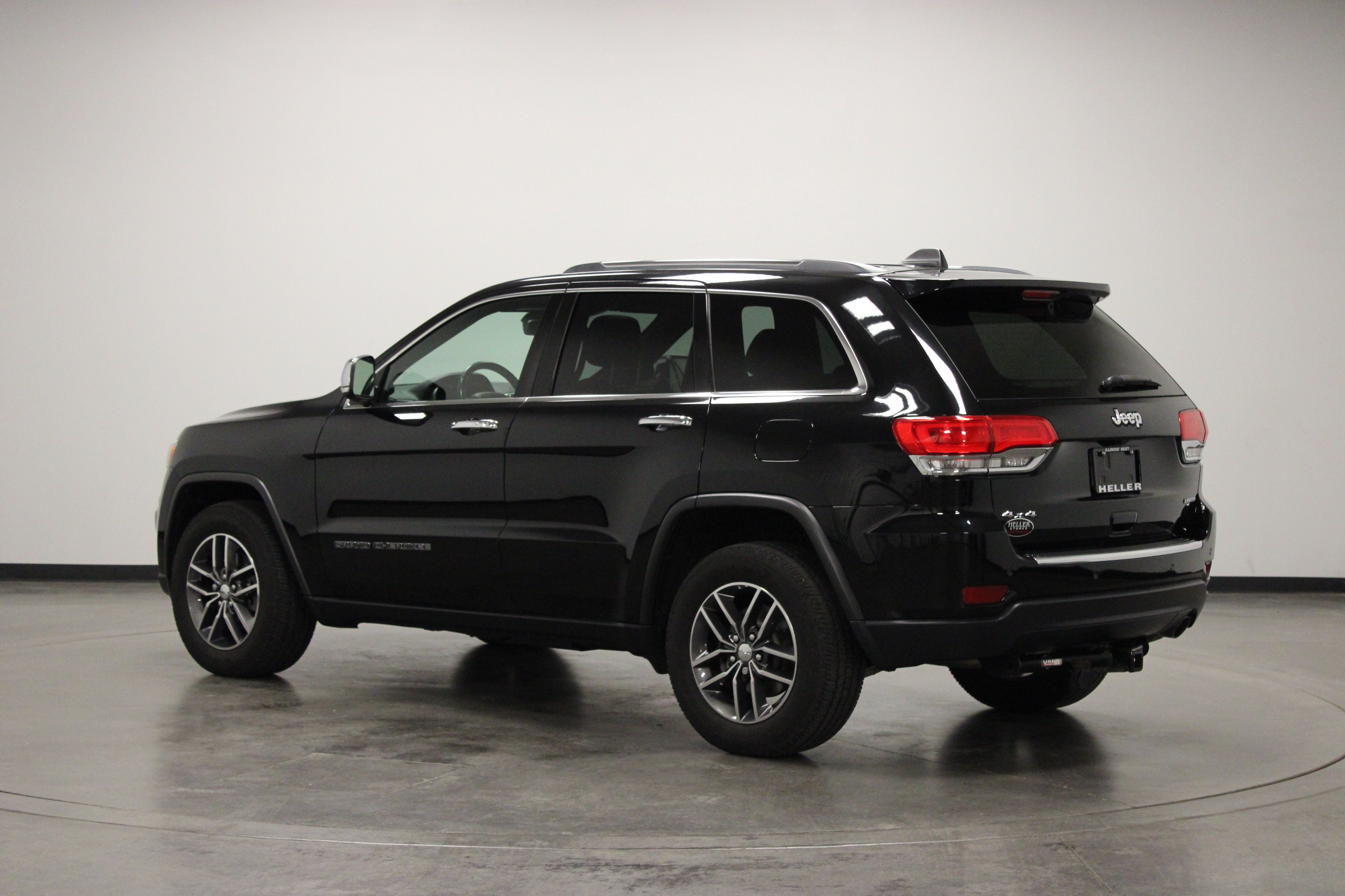 Used 2018 Jeep Grand Cherokee Limited AWD/4WD image 6