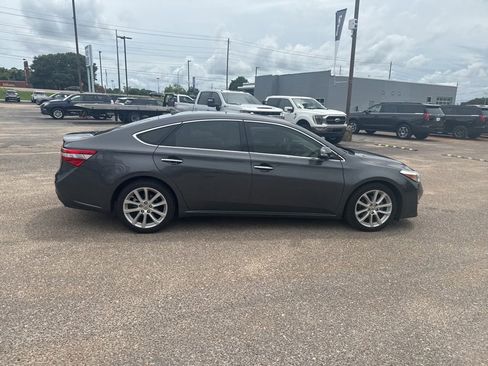 Used 2013 Toyota Avalon Limited FWD image 16
