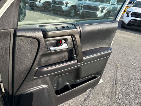 Used 2021 Toyota 4Runner TRD Off-Road Premium w/ Moonroof Package AWD/4WD image 20