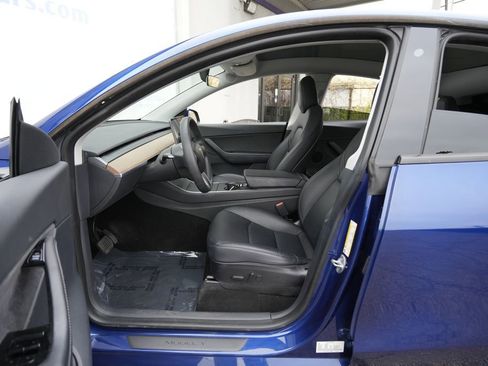 Used 2020 Tesla Model Y Performance image 21