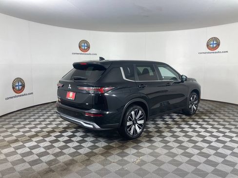 Used 2025 Mitsubishi Outlander SE AWD/4WD image 18