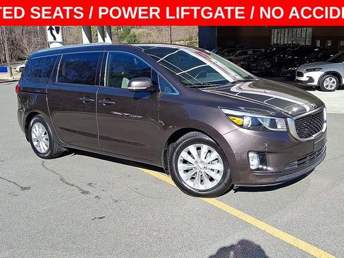 Used 2017 Kia Sedona EX image 2