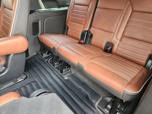 Used 2023 GMC Yukon XL Denali Ultimate AWD/4WD image 15